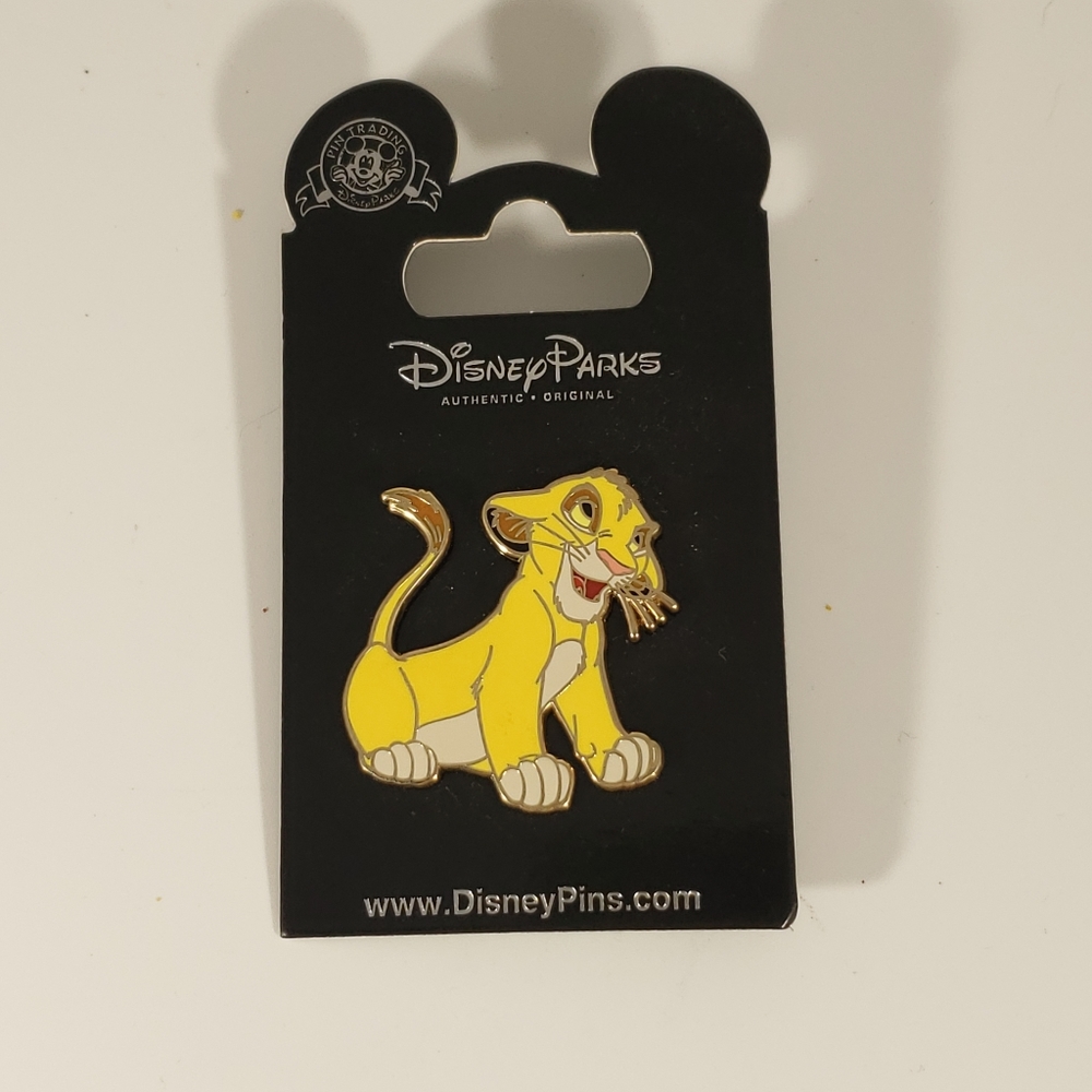 NWT Simba Disney Pin